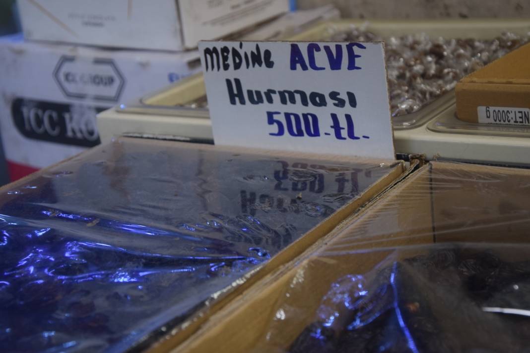 Konya’da hurma tezgâhları kuruldu: İşte Ramazan öncesi fiyatlar... 11